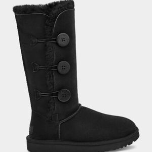 UGG Bailey Button Triplet Boot. Women’s size 5. Black. Brand new, never worn